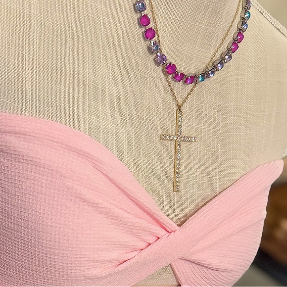 🆕🌿FRESH & CO: LARGE Crystal Cross CZ Necklace - Picture 7 of 7